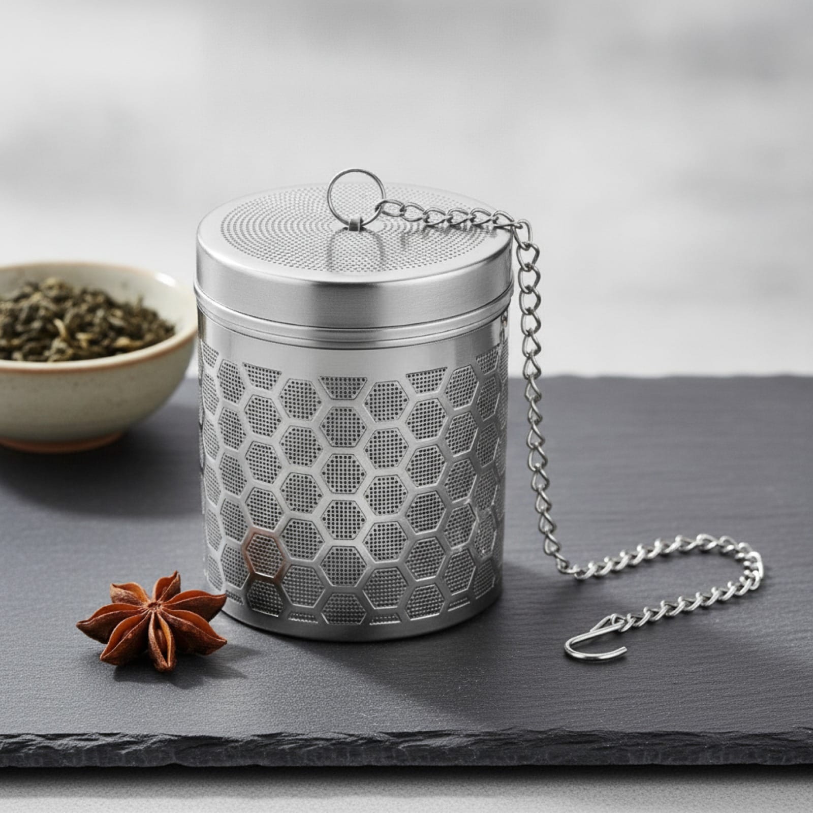 Théière Infuseur à thé Simbuid en acier inoxydable avec chaîne, filtre fin pour feuilles de thé et épices