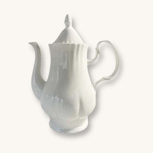 Théière anglaise blanche en porcelaine
