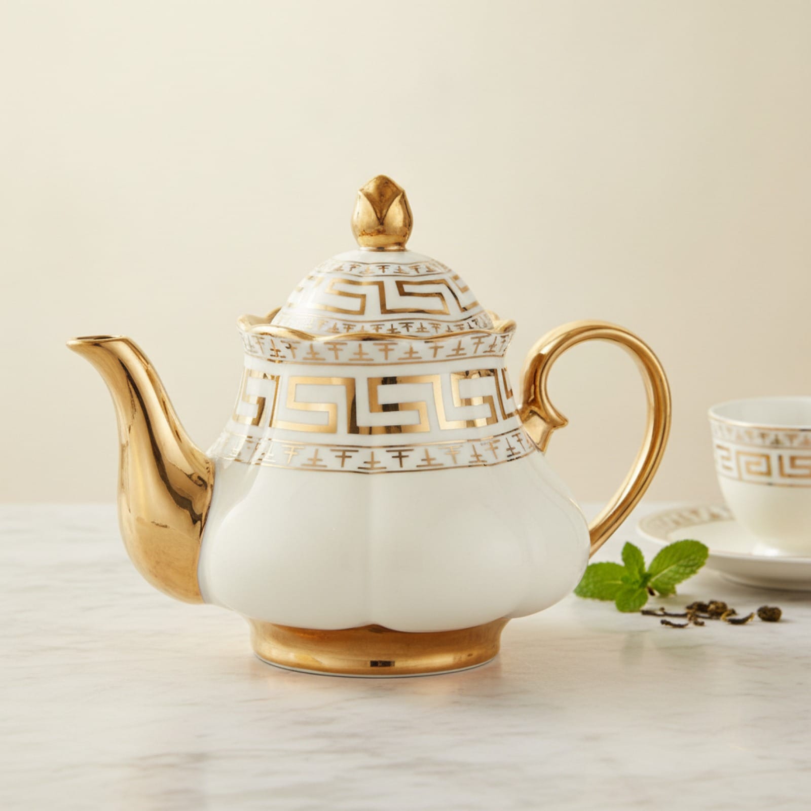 Théière Théière Anglaise en Porcelaine Blanche - Élégance Royale pour vos Pauses Thé